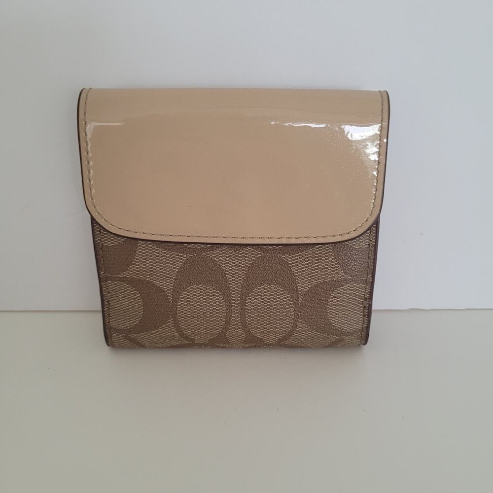 Coach Wallet Crossgrain Leather Tan Card Small Tifold Compact‎ Beige Damaged - Picture 2 of 10